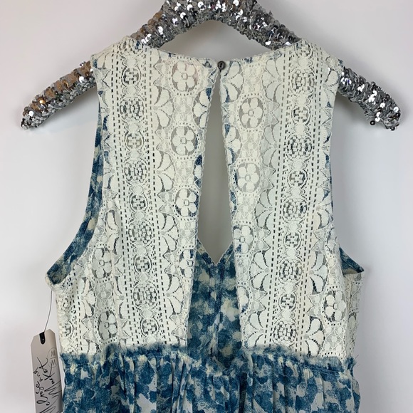 Melrose and Market Lace Open Back Blouse - Picture 3 of 6